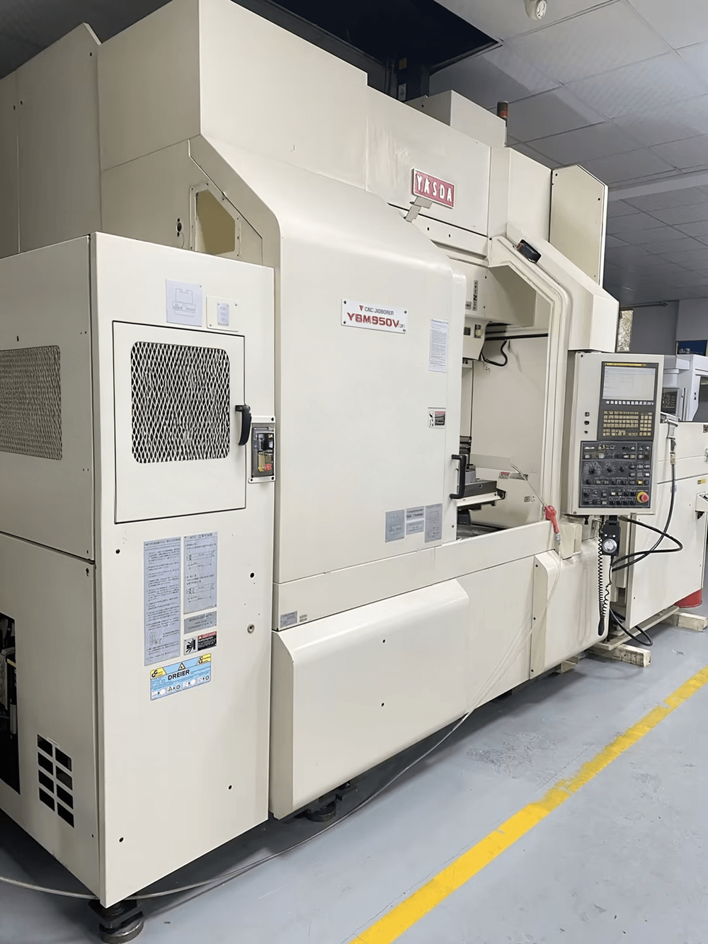 Used Japan YASDA YBM950V Ver Vertical Boring & Milling Machining Center