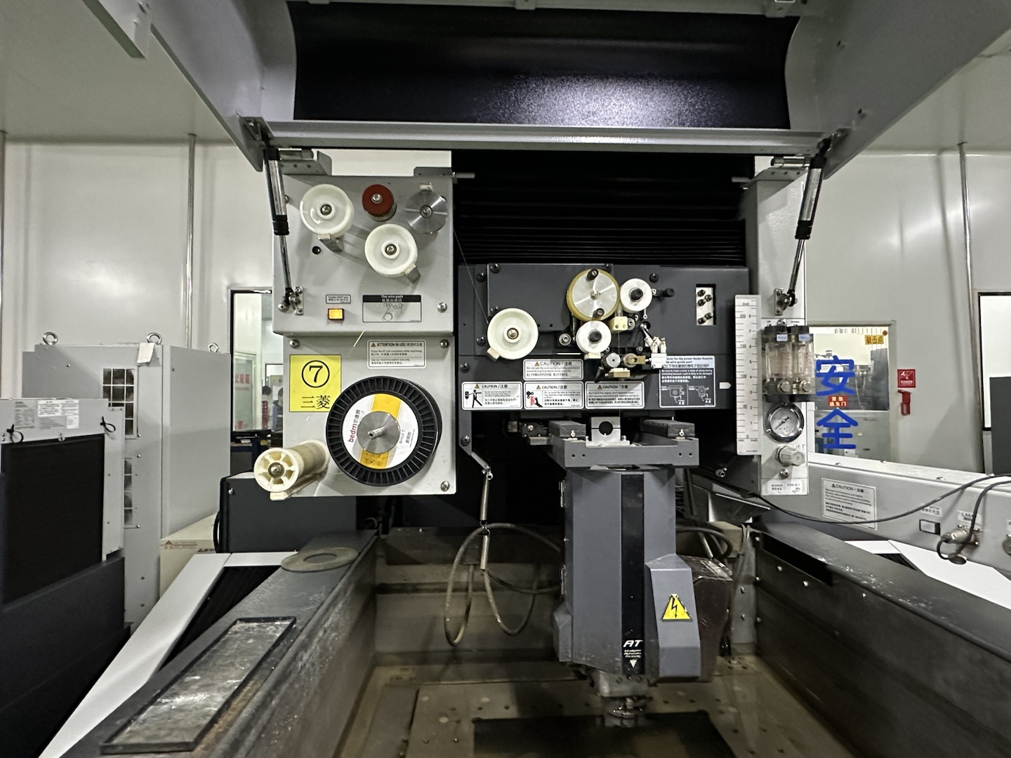Mitsubishi MV1200S
