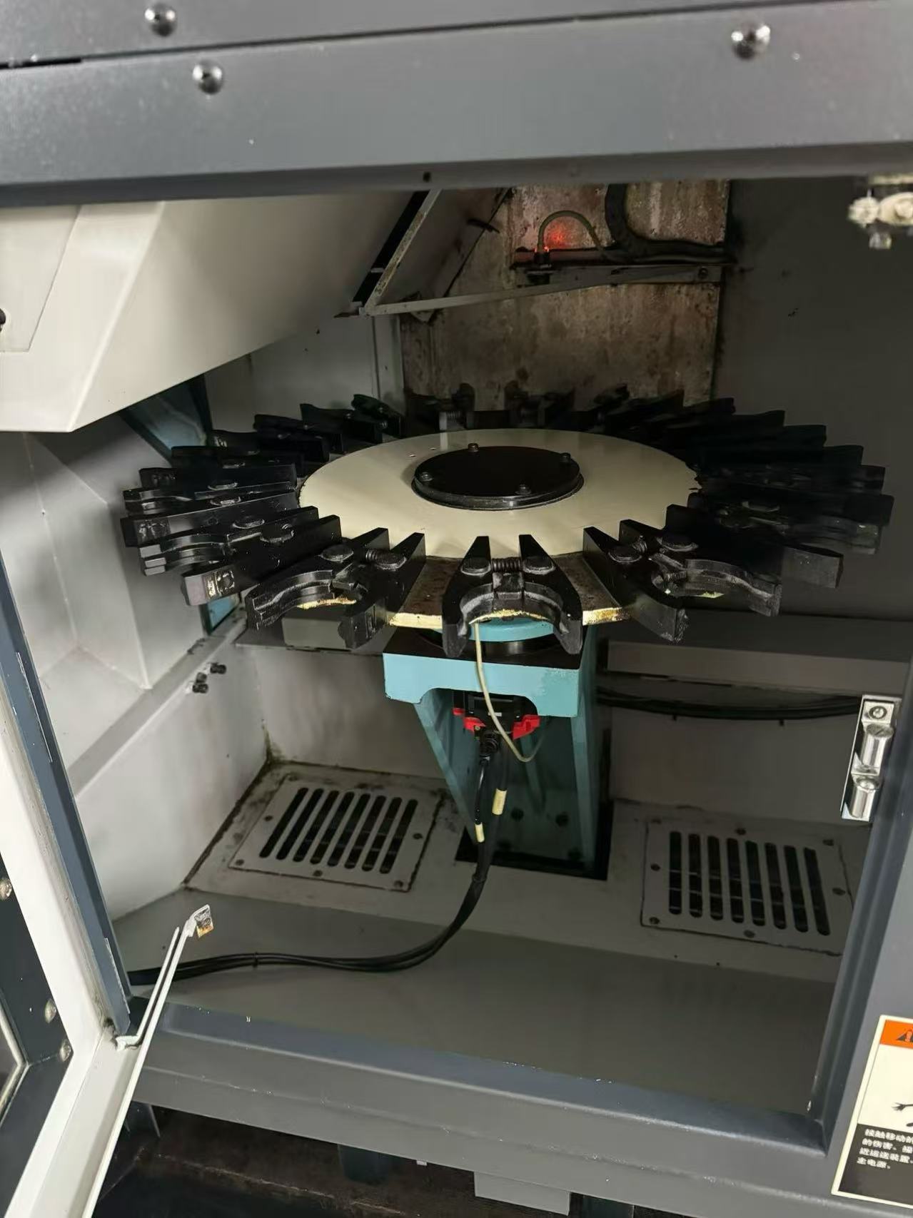 Used Makino V56 CNC Machining Center for Sale