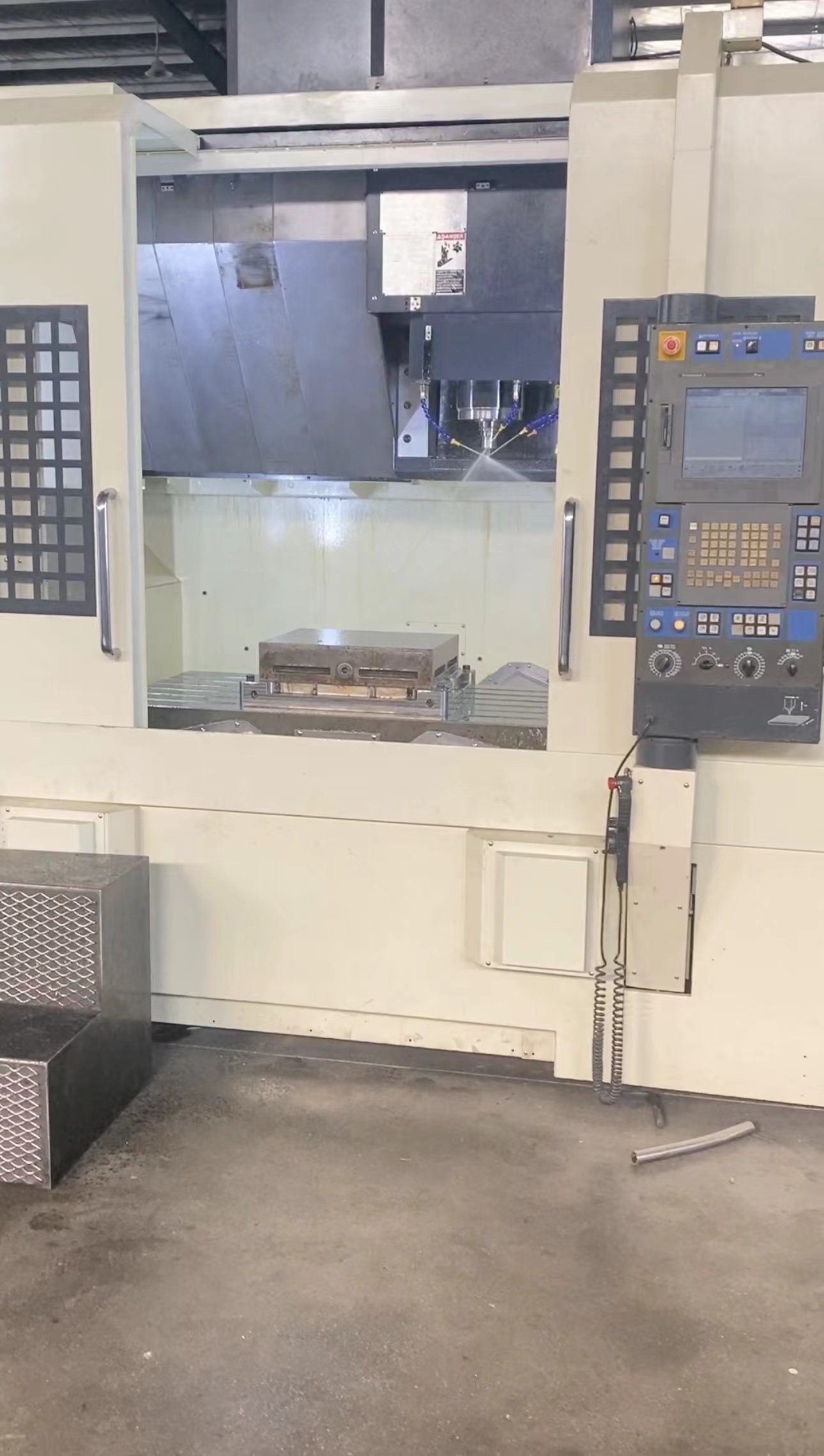 Makino V77 CNC Vertical Machining