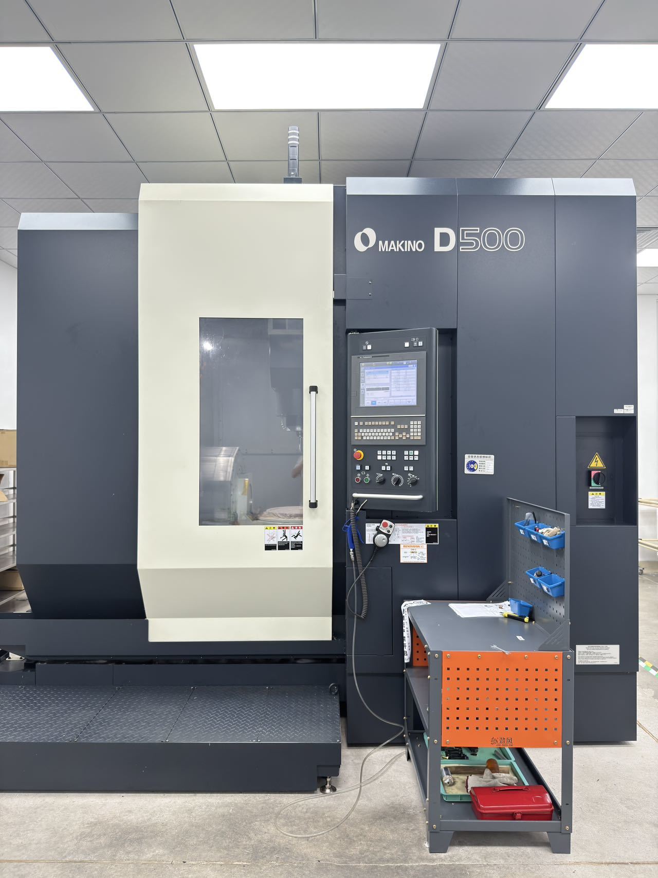 Used Makino D500 5-Axis Machining Center for Sale