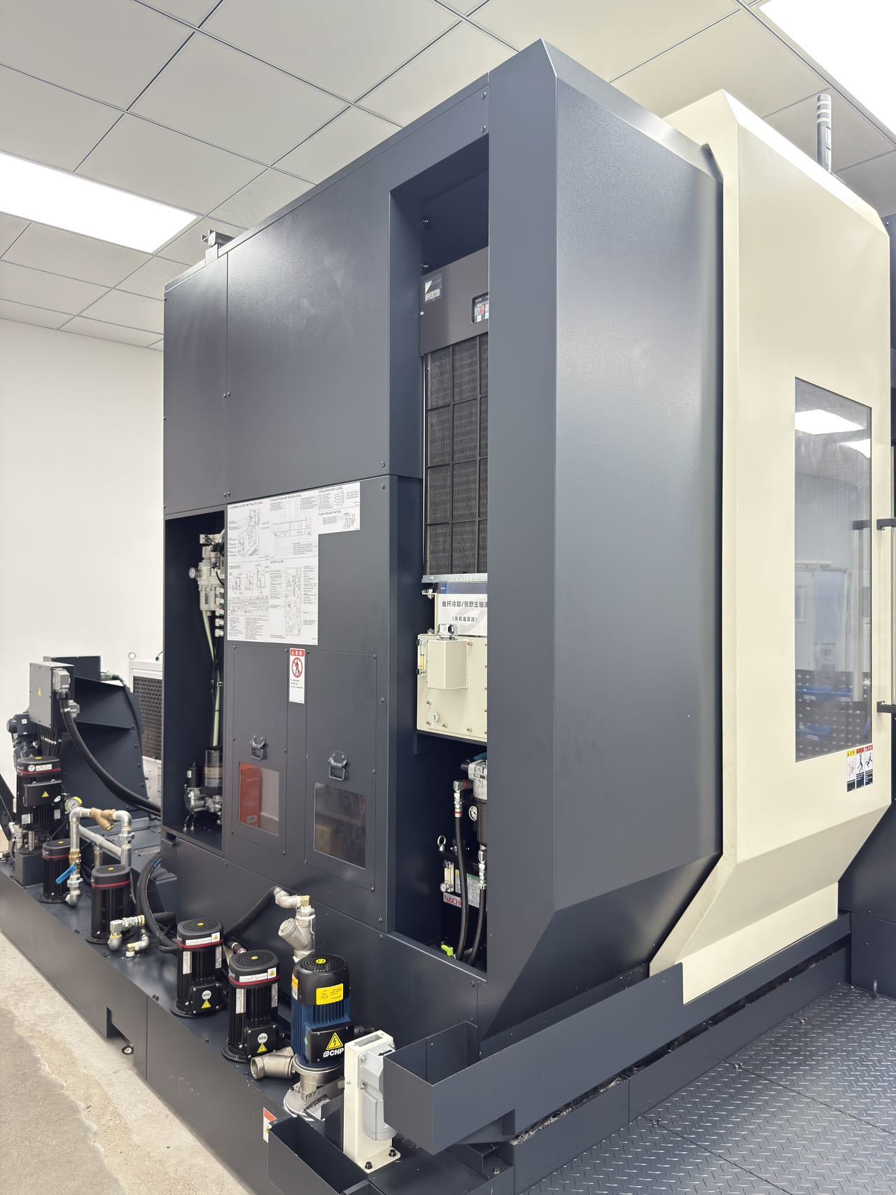 Makino D500 5-Axis
