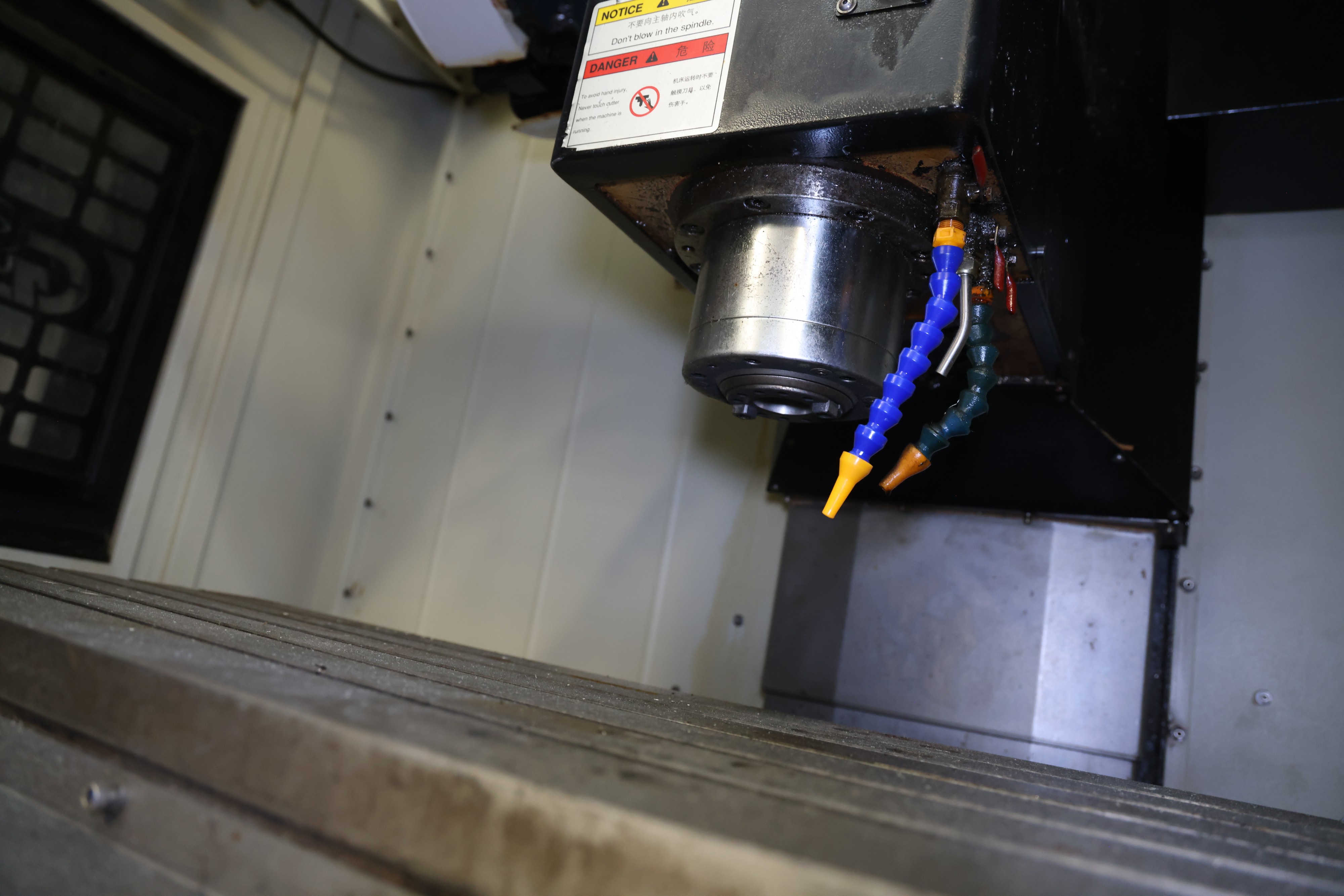 Guosheng MVL855 Vertical Machining Center