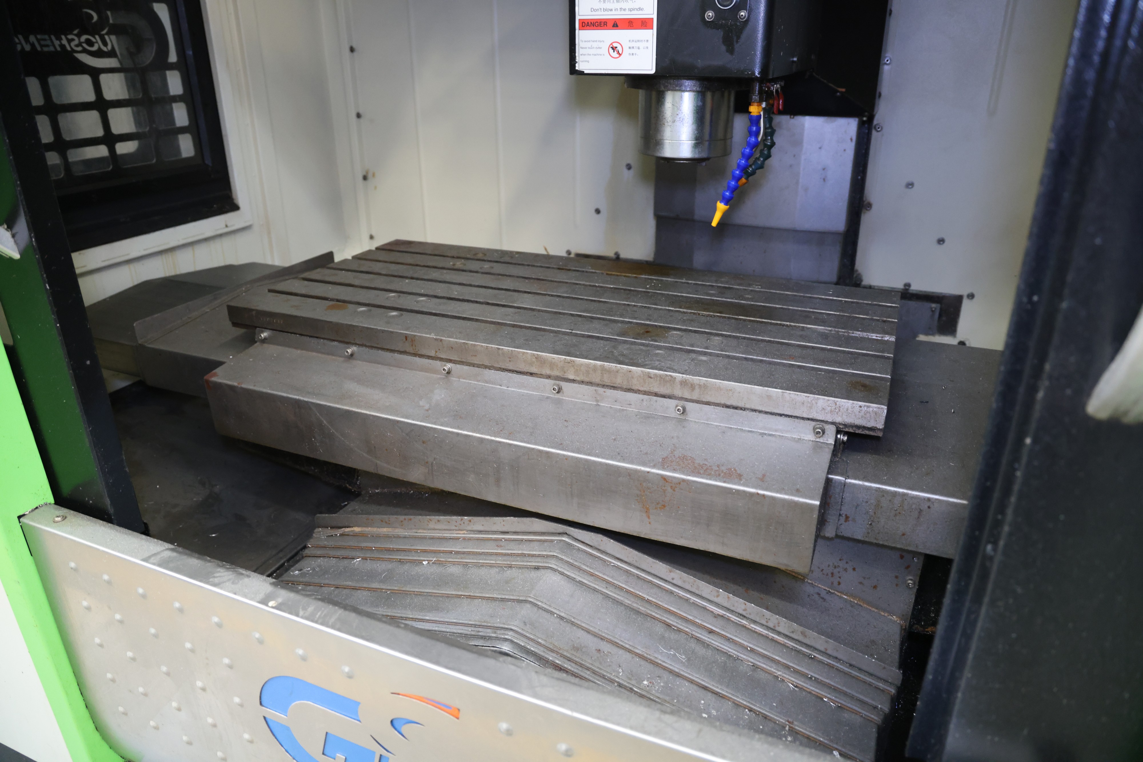 Guosheng MVL855 Vertical Machining Center