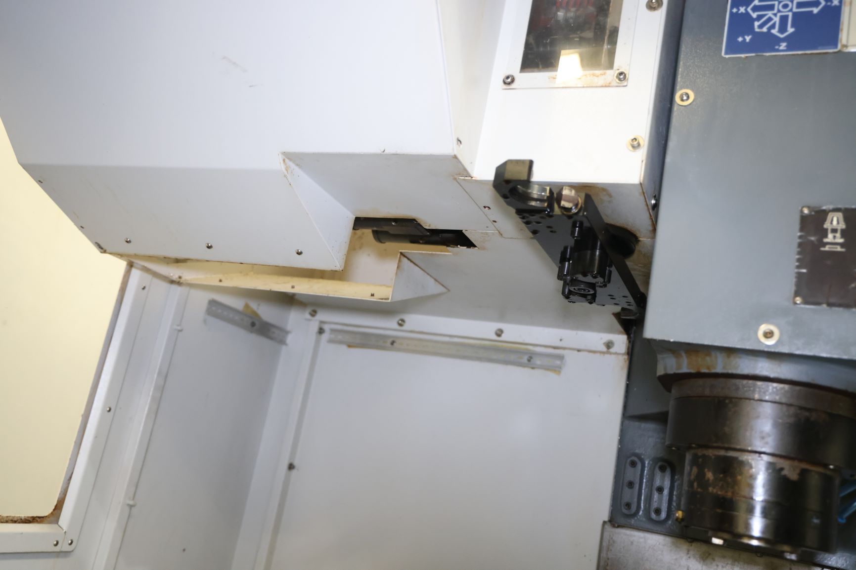 YCM FV85A Vertical Machining Center