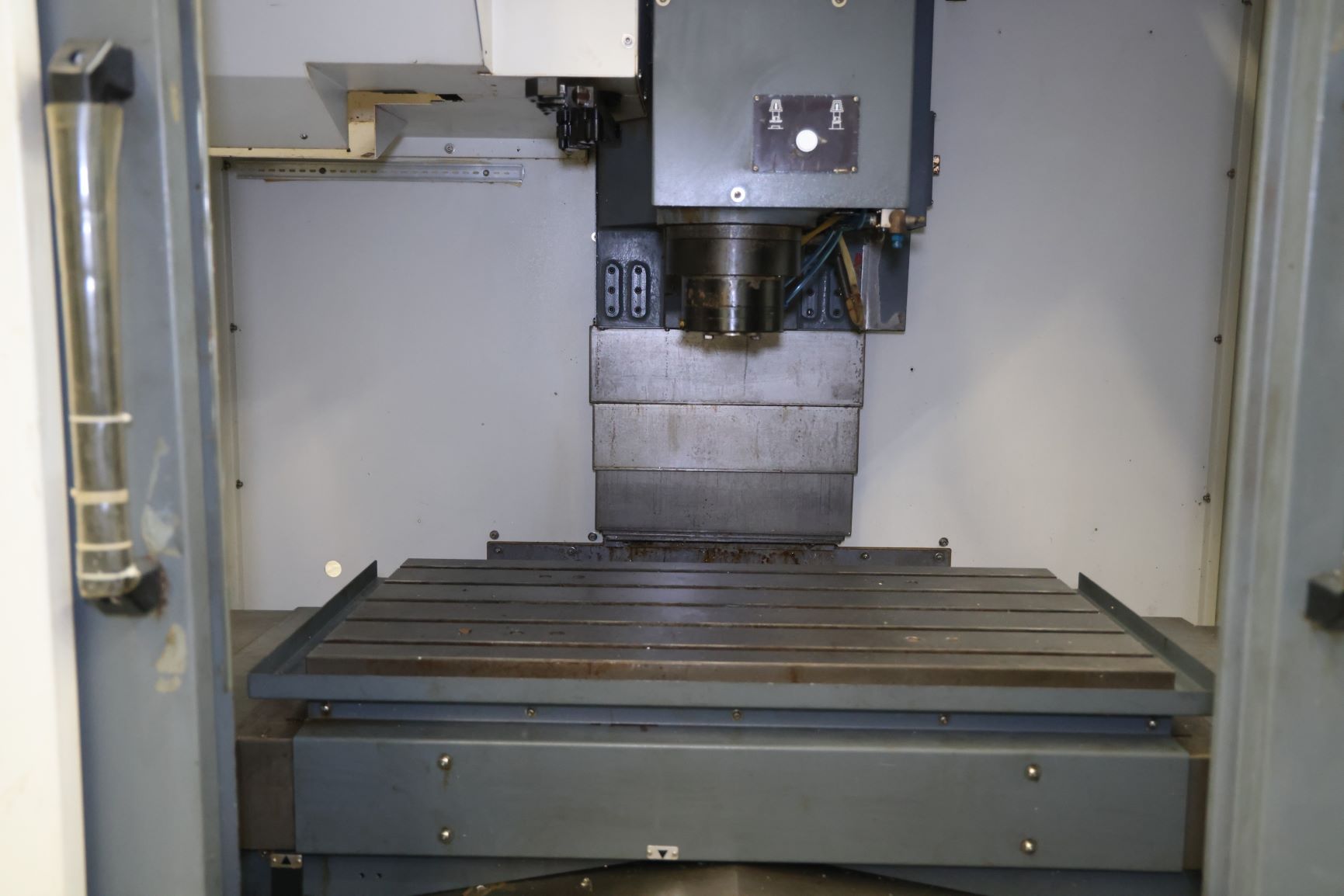 YCM FV85A Vertical Machining Center